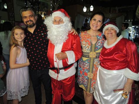 TUTI Papai e Mamãe Noel abriram a temporada natalina do Tuti tema