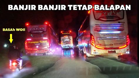 Gaspoll Tak Peduli Banjir Bus Ini Balapan Di Jalan Licin Siapa