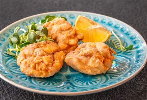 Por O De Frango Frito Japon S Karaage Maionese Foto Premium