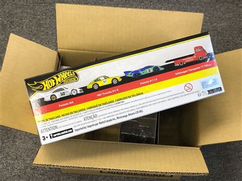 Hot Wheels Premium Diorama Garage Box Set German Racers Vw T