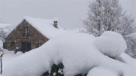 La Nieve Se Acumula En El Pirineo Afecta A Varias Carreteras Y Obliga