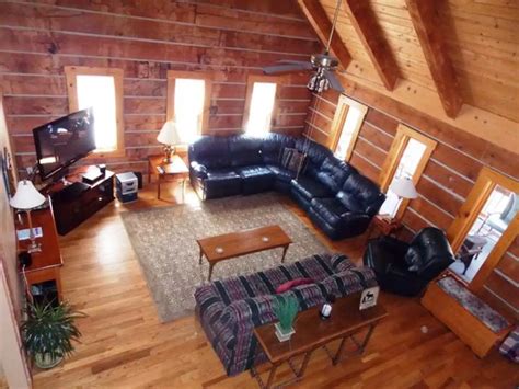 Cozy Cabins for Rent in Rockbridge, Ohio