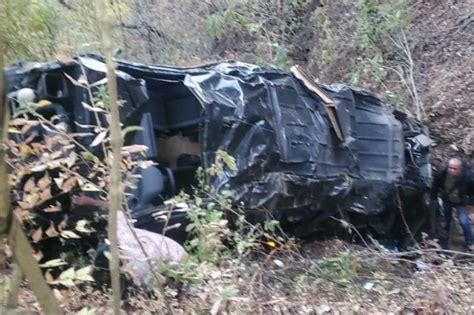 3 Muertos Deja Volcadura De Auto De Prendedora Banda Encinera En