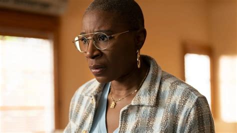 911 What Happens To Hen And Why Do Fans Think Aisha Hinds Is Leaving
