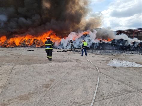 Se incendiaron plásticos en empresa en El Jaralito Periódico Region