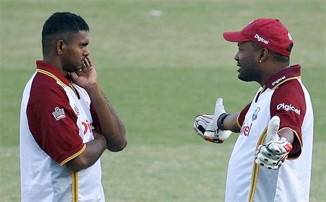 Brian Lara Gets His Point Across To Shivnarine Chanderpaul