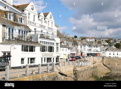Ship And Castle Hotel In St Mawes Cornwall Uk Stock Photo Alamy