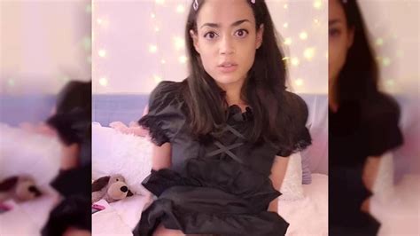 Cute Brunette Lifts Her Dress And Masturbates PornDig