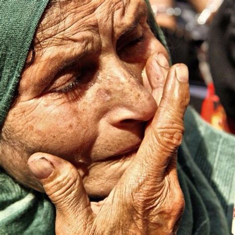 Weeping Old Woman