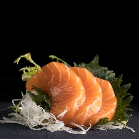 Sake Sashimi 3pcs | Kyatcha Den Haag