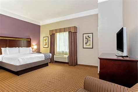 La Quinta Inn & Suites by Wyndham Cleburne | Cleburne, TX Hotels