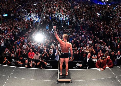 Ufc Weigh In Crowd