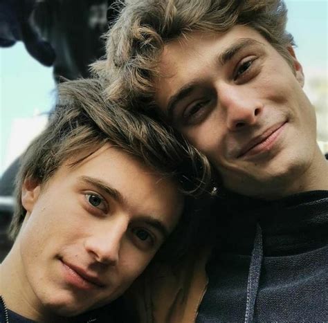 Pin By Ced Nilon On Eliott Et Lucas Maxence Danet Fauvel Cute Gay Couples Cute Gay