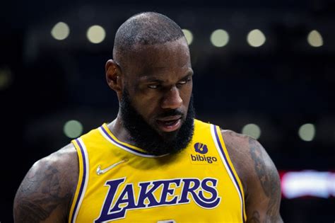 Lebron James Sits Against 76ers As Lakers Hope For Him To Get Healthy