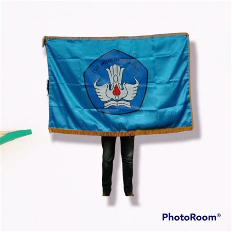 Jual Bendera Pataka Tut Wuri Dasar Biru Bahan Satin Logo Sablon Ukuran