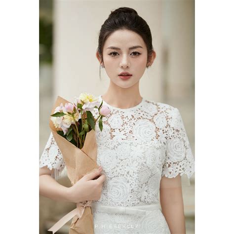 Áo Ren Hoa Hồng Trắng La Vieen Rose Top By Pheberlly Shopee Việt Nam