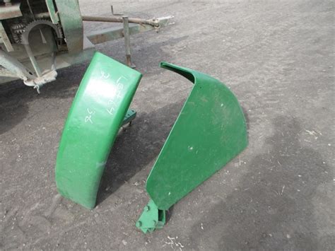 John Deere 2 Cylinder Fenders Hoods Body Panels Online Auction