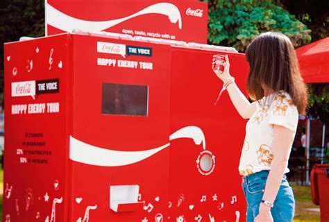 Coca Cola Billboard quảng cáo kêu gọi tái chế đầy sáng tạo