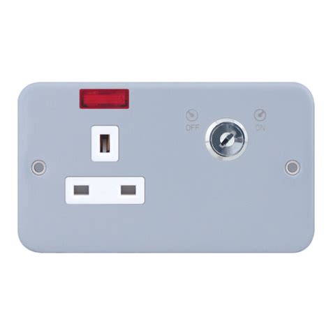 Lg Mb Gang Dp Lockable Socket With Neon Selectric Uk