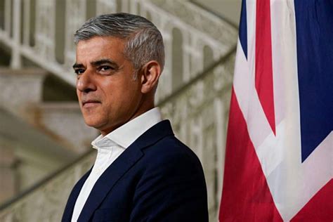 london mayor sadiq khan honoured  knighthood