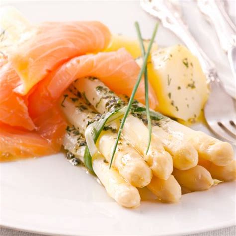 Witte asperges met gerookte zalm Recette saumon fumé Recette saumon