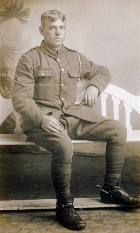 B885 Unnamed Soldier With Farrier Badge