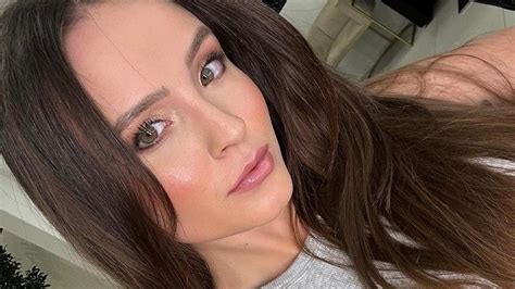 Larissa Manoela Explica Sumi O Das Redes Sociais E Posa Para Selfie Em