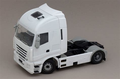 Italeri Iveco Stralis Active Space