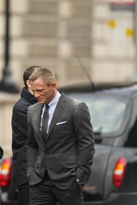 Daniel On The Set Of Skyfall Daniel Craig Suit Daniel Craig Style