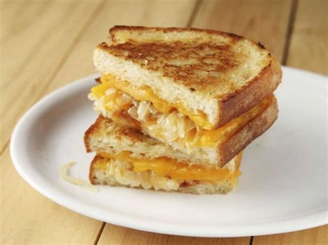 Resep Grilled Cheese Caramelized Onion Sandwich Andalan