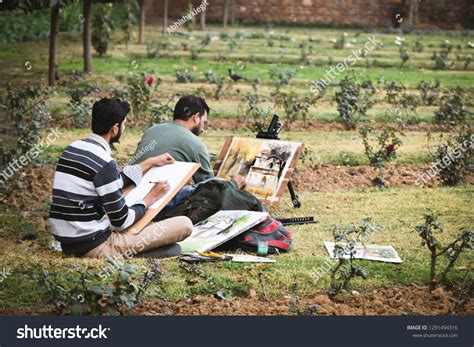 132 Lodhi garden couple Images, Stock Photos & Vectors | Shutterstock