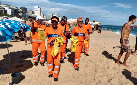 Comlurb Recolhe Mais De Toneladas De Lixo Das Areias Das Praias No