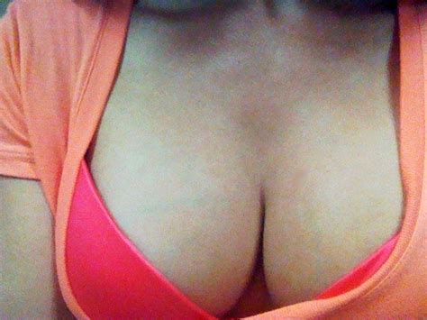 Amateur Teen With Sexy Body Porn Pic