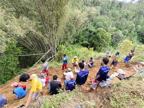 Warga Desa Sapobonto Dan Mahasiswa Lakukan Kerja Bakti Pembangunan