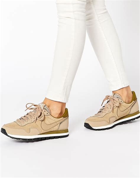 Nike Air Pegasus 83 Baskets En Cuir Beige Shoes Nike Schuhe