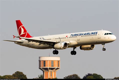 TC JRS Turkish Airlines Airbus A321 231 Photo By Kris Van Craenenbroeck