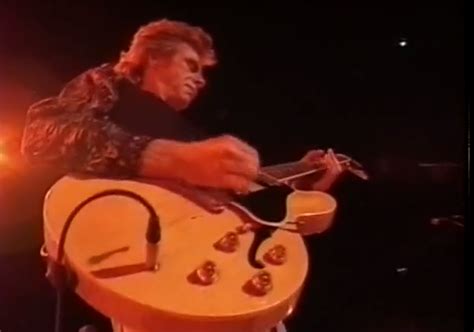 Dave Edmunds Plays "Sabre Dance" in 1991 | Guitar World