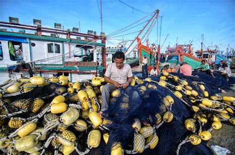 Peran Besar Masyarakat Pesisir Sebagai Pengawal Tata Kelola Laut