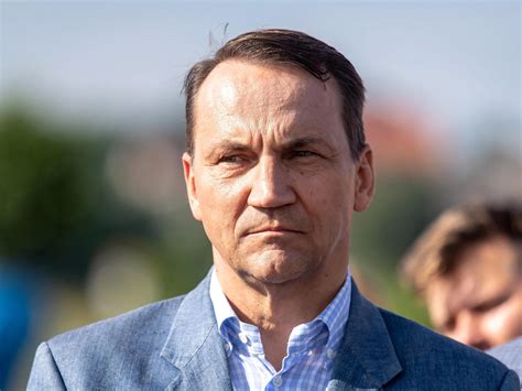 Sikorski o sytuacji na granicy z Białorusią Niewinne ofiary