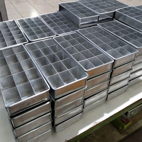 Jual Loyang Brownies Sekat Loyang Sekat Aluminium Shopee Indonesia