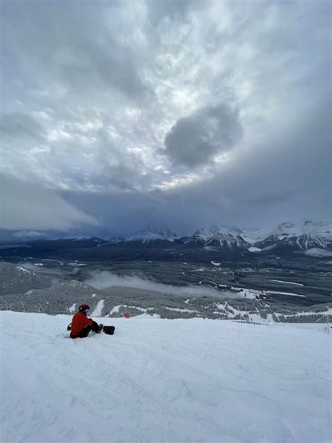 A Locals Guide To The Lake Louise Ski Resort The Banff Blog