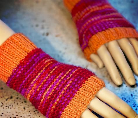 Ravelry Fingerless Gloves Or Mitts Pattern By Janis Frank