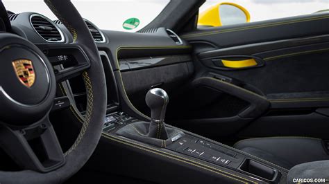 Porsche 718 Cayman GT4 | 2020MY (Color: Racing Yellow) | Interior, Detail