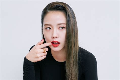 Jisoo BLACKPINK Unggah Foto Kenangan Usai Perpanjang Kontrak Dengan YG