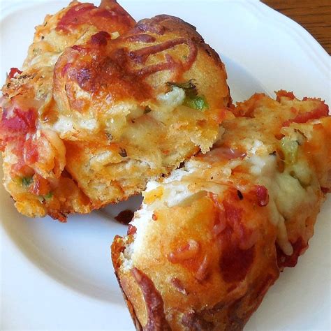 These Pepperoni Pizza Biscuit Bites Are So Easy And Delicious My