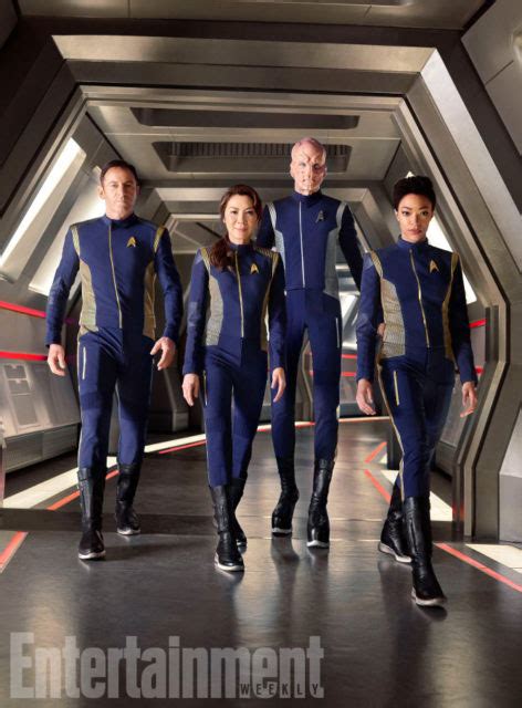 New Star Trek Discovery Photos Our Best Look At Mary Chieffo As L