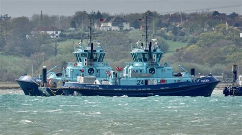 Rx409885 Solent Towage Tugs Apex On The Left Phenix On T Flickr