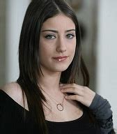 Hazal Kaya Series Y Novelas En Espa Ol