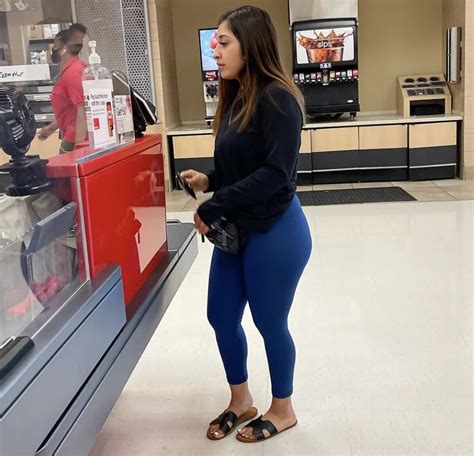 Gorgeous Latina In Blue Spandex Spandex Leggings Yoga Pants Forum