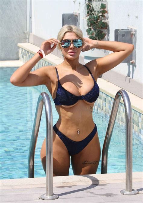 Chloe Ferry dans un bikini révélateur Olympine